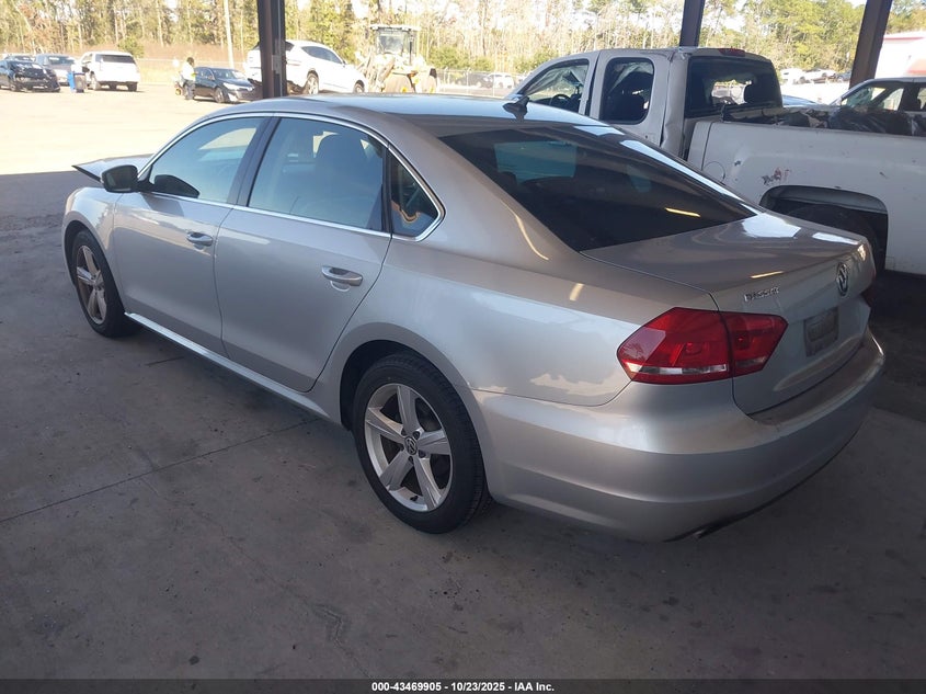 1VWAS7A37FC090574 2015 VOLKSWAGEN PASSAT photo no. 3