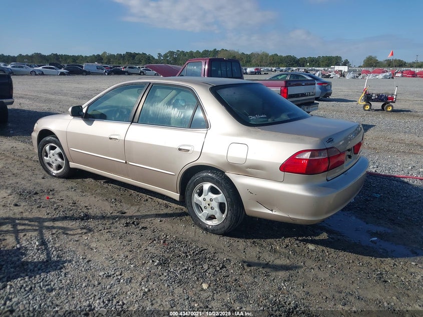 1HGCG5655YA056421 2000 HONDA ACCORD photo no. 3