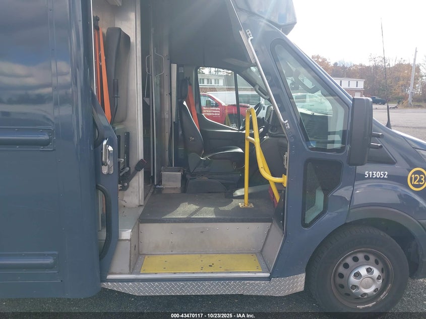 2021 Ford Transit-350 Cutaway VIN: 1FDDF6P89MKA56121 Lot: 43470117