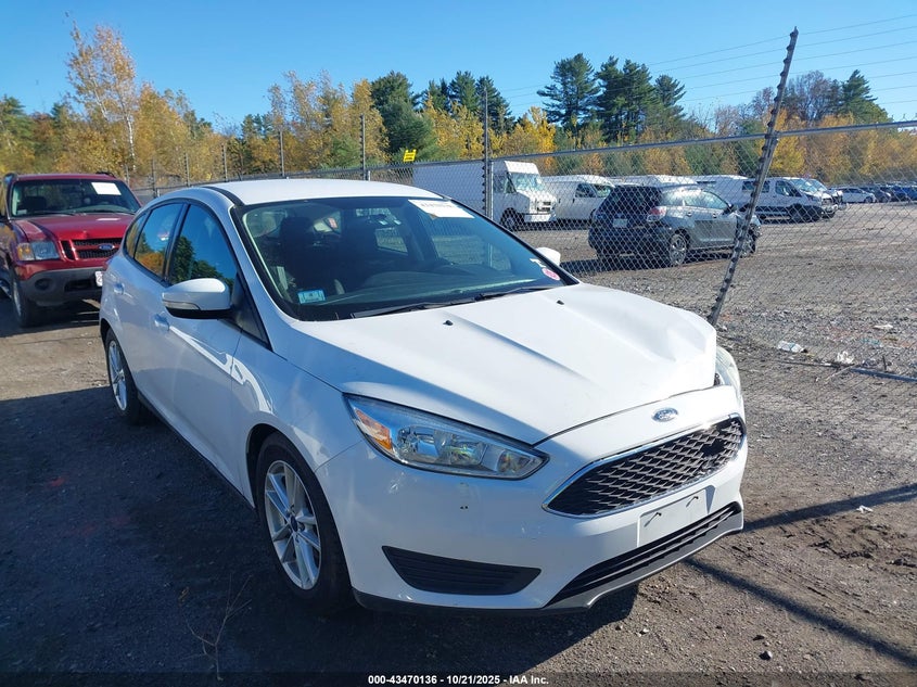 2015 FORD FOCUS SE - 1FADP3K29FL275926