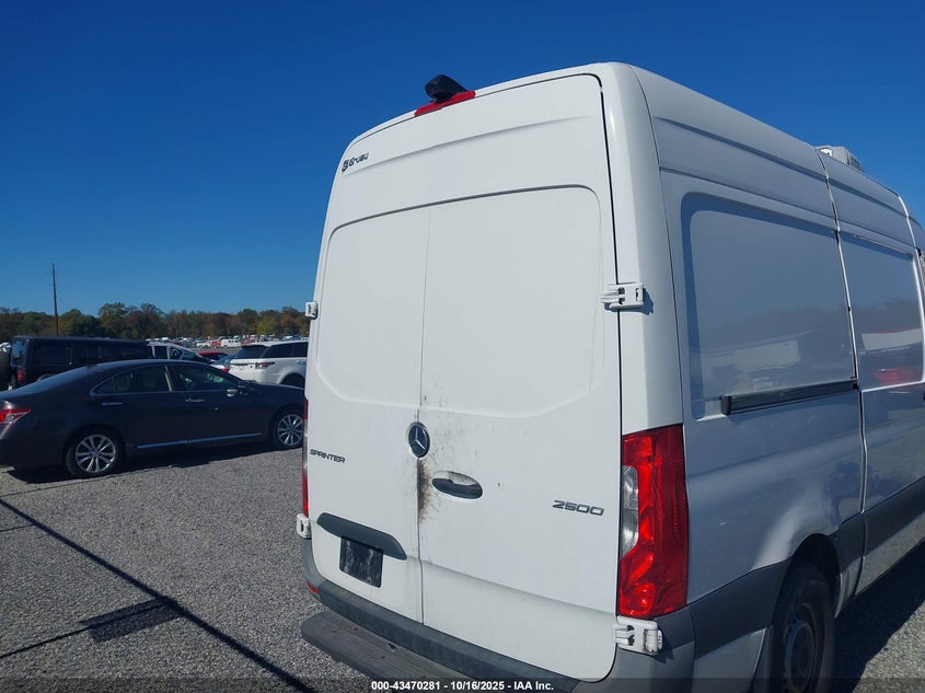 2021 Mercedes-Benz Sprinter 2500 Standard Roof V6 VIN: W1Y4EBHYXMT057881 Lot: 43470281
