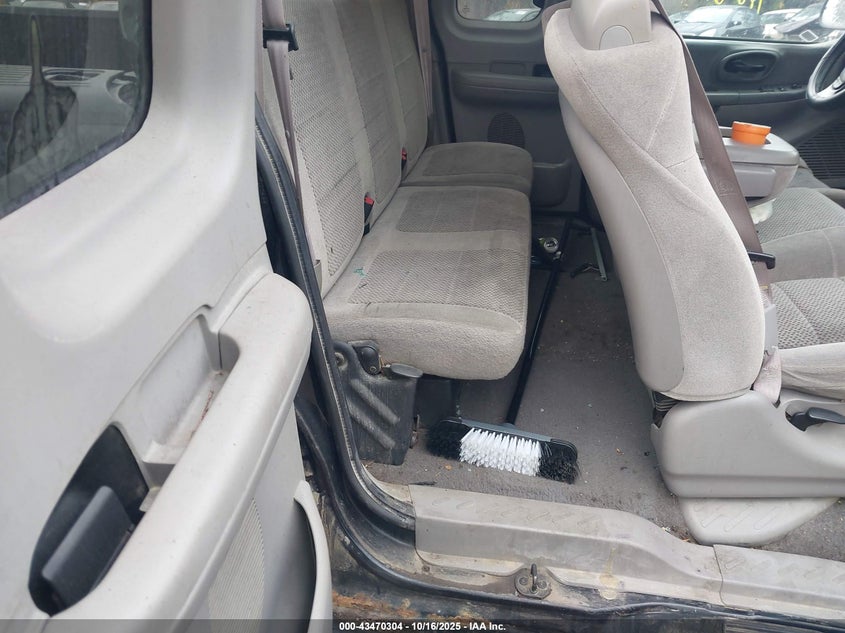 2002 Ford F-150 Lariat/Xl/Xlt VIN: 2FTRX18L12CA64504 Lot: 43470304