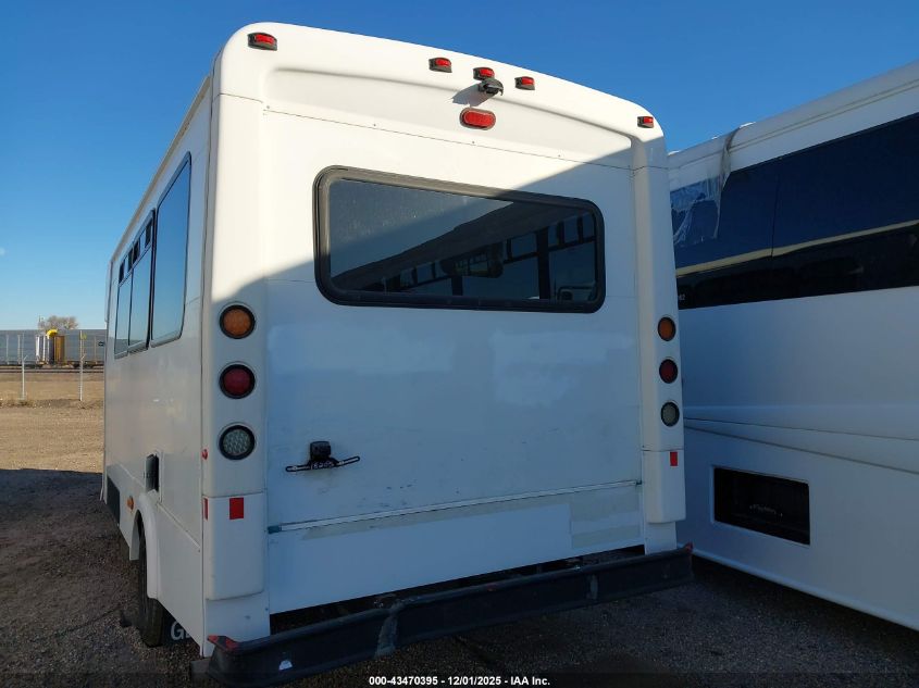 2015 Ford E-450 Cutaway VIN: 1FDFE4FSXFDA09653 Lot: 43470395