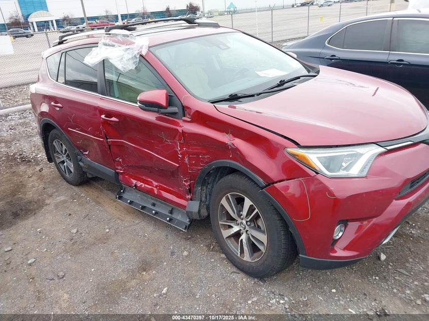 2018 TOYOTA RAV4 XLE - 2T3RFREV6JW768089