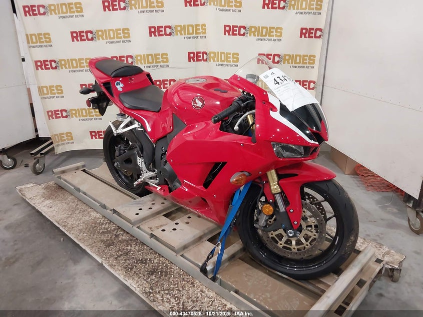 2024 HONDA CBR600 RR - JH2PC40J3RK100320