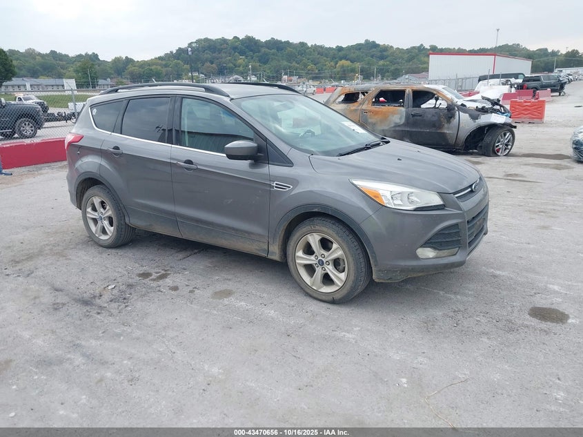 FORD ESCAPE SE