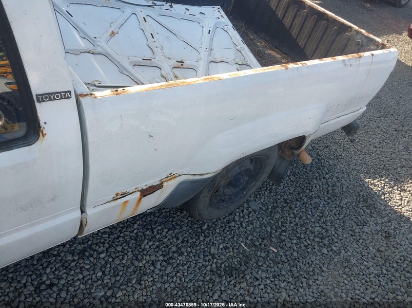 JT4RN56S1E0063775 1984 TOYOTA PICKUP photo no. 13