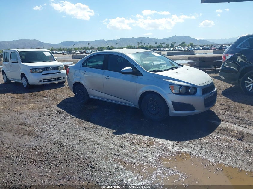 CHEVROLET SONIC LS AUTO