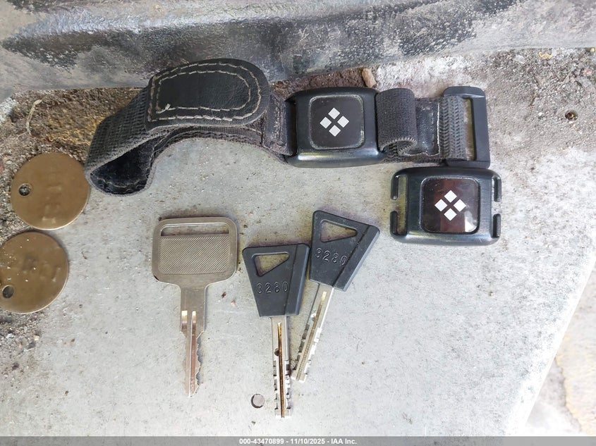 2013 Isuzu Commercial Van VIN: JALB4T17XD7W00692 Lot: 43470899