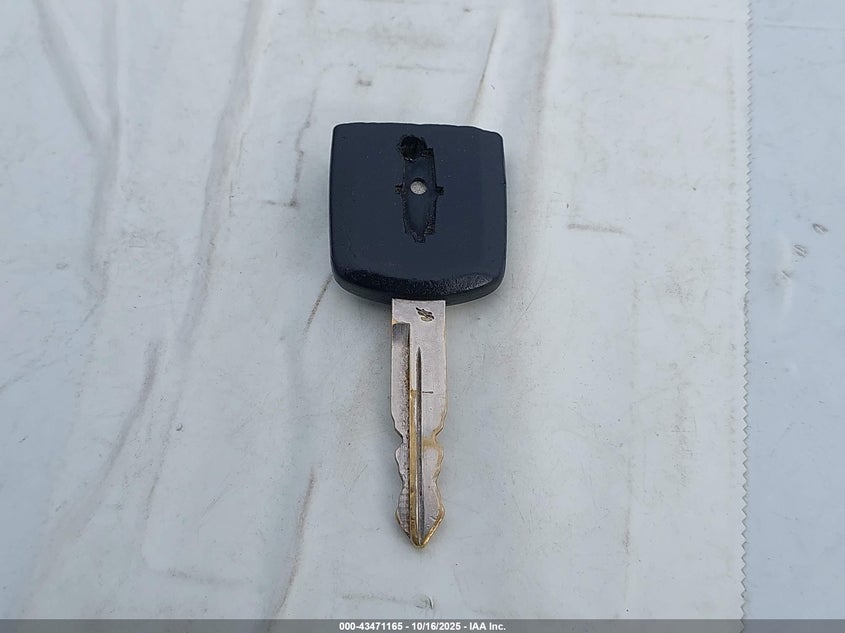 2005 Lincoln Town Car Signature VIN: 1LNHM81W15Y663980 Lot: 43471165