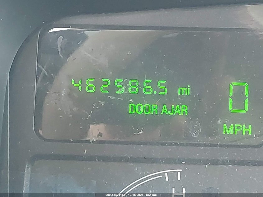 2005 Lincoln Town Car Signature VIN: 1LNHM81W15Y663980 Lot: 43471165