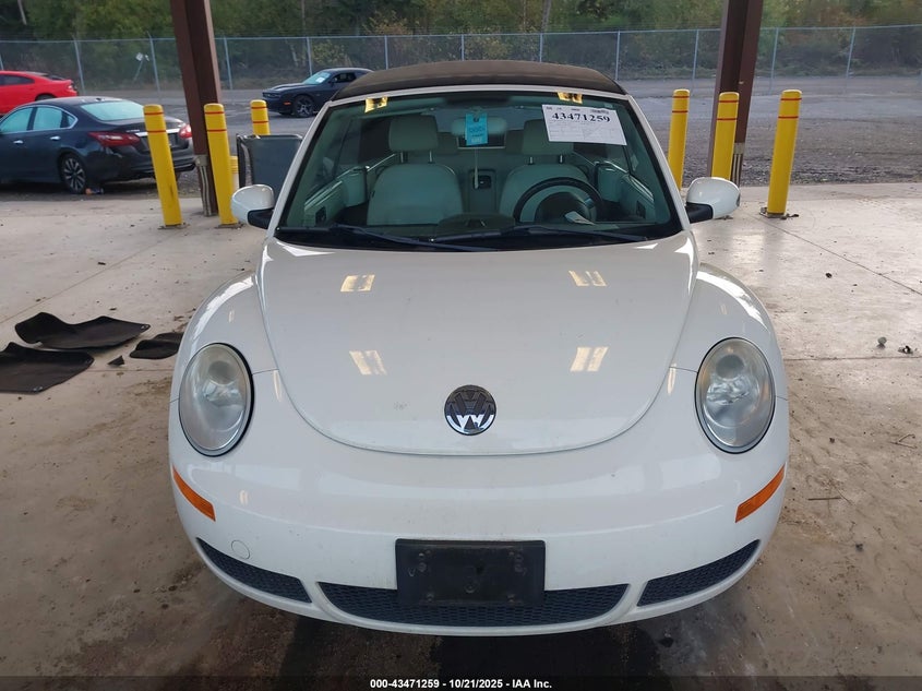 2007 Volkswagen New Beetle Triple White VIN: 3VWFF31Y17M411698 Lot: 43471259
