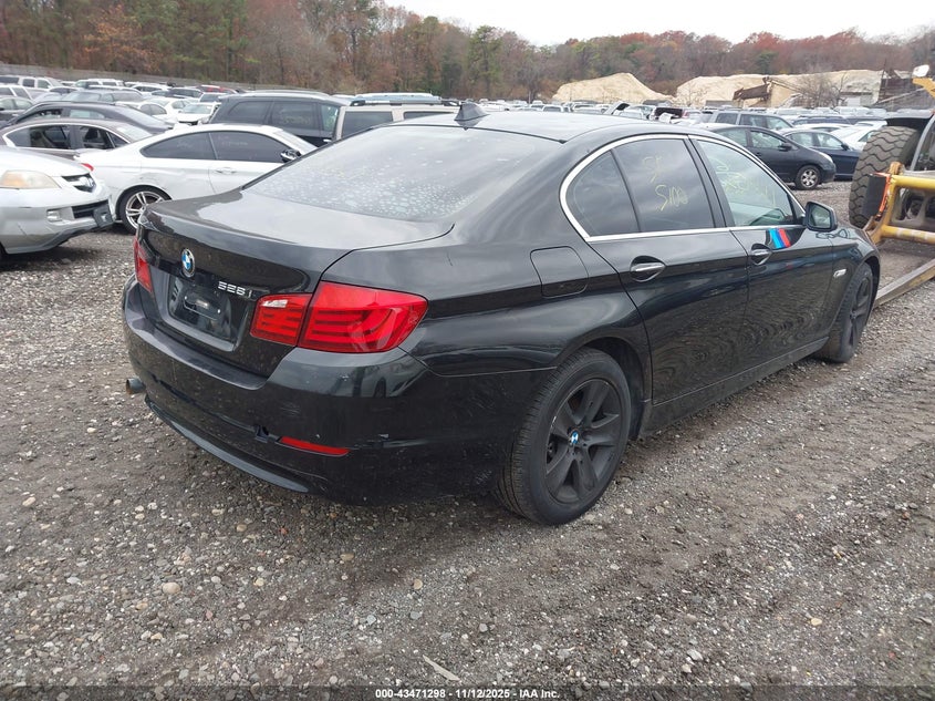 WBAXG5C56DD230054 2013 BMW 5ER photo no. 4