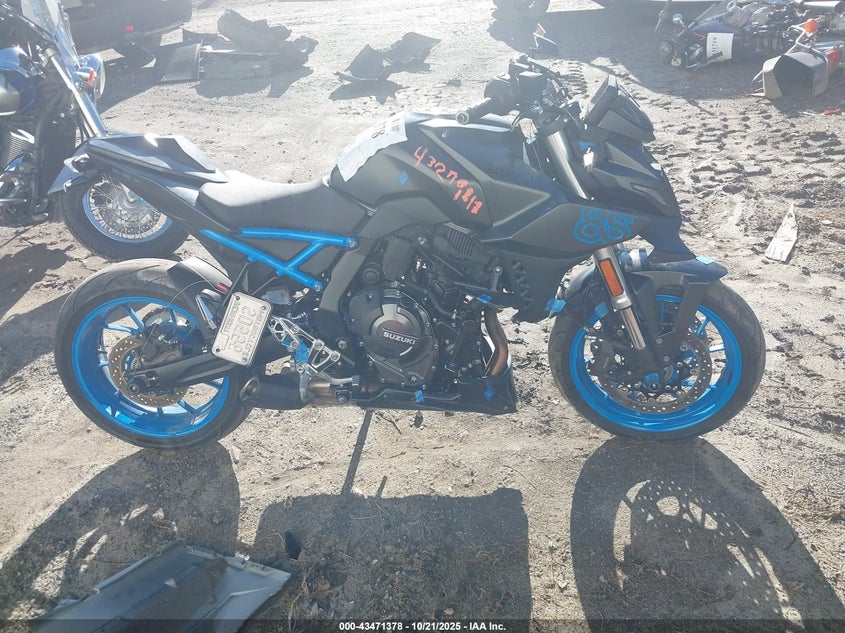 2024 Suzuki Gsx800 R VIN: JS1EM11B5R7101002 Lot: 43471378