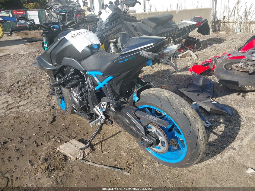 JS1EM11B5R7101002 2024 SUZUKI GSX photo no. 3