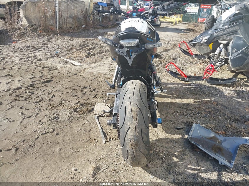 2024 Suzuki Gsx800 R VIN: JS1EM11B5R7101002 Lot: 43471378