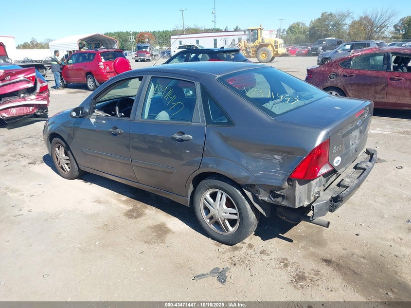 1FAFP34313W293846 2003 FORD FOCUS photo no. 3