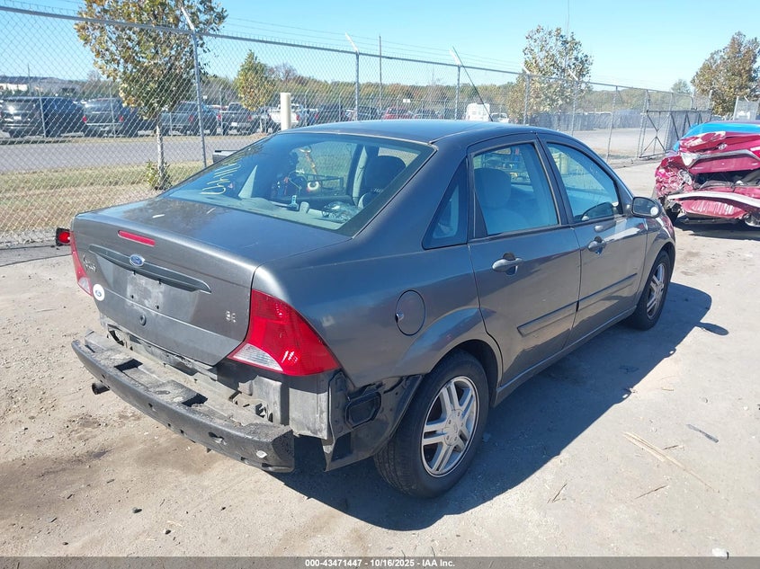 1FAFP34313W293846 2003 FORD FOCUS photo no. 4