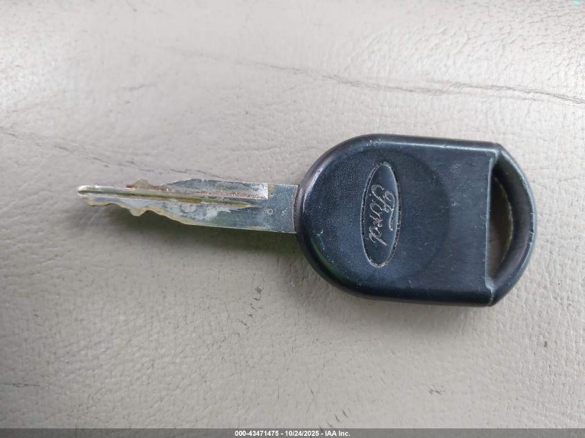 2007 Ford Escape Limited VIN: 1FMYU94137KA10126 Lot: 43471475