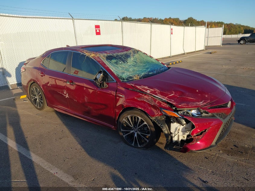 TOYOTA CAMRY HYBRID SE