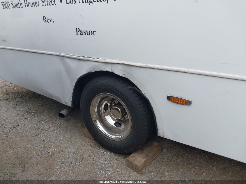 2002 Ford E-450 Cutaway Standard VIN: 1FDXE45S02HB48909 Lot: 43471674