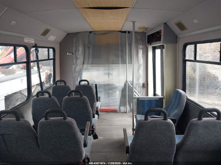 2002 Ford E-450 Cutaway Standard VIN: 1FDXE45S02HB48909 Lot: 43471674