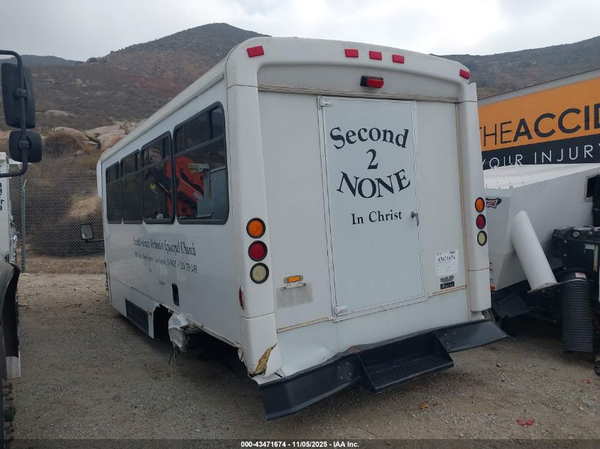 2002 Ford E-450 Cutaway Standard