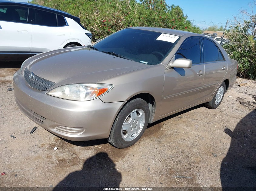 4T1BF30K52U025784 2002 TOYOTA CAMRY photo no. 2