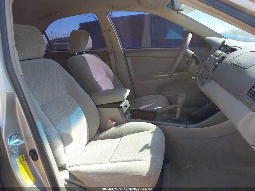 4T1BF30K52U025784 2002 TOYOTA CAMRY photo no. 5