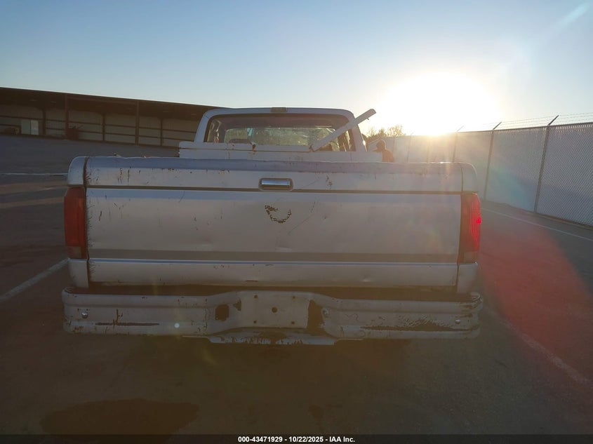 1992 Ford F150 VIN: 1FTEX15Y8NKB33302 Lot: 43471929