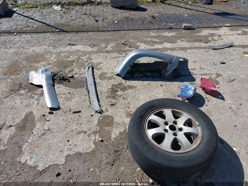 2004 Kia Sedona Ex/Lx VIN: KNDUP131046552799 Lot: 43472090