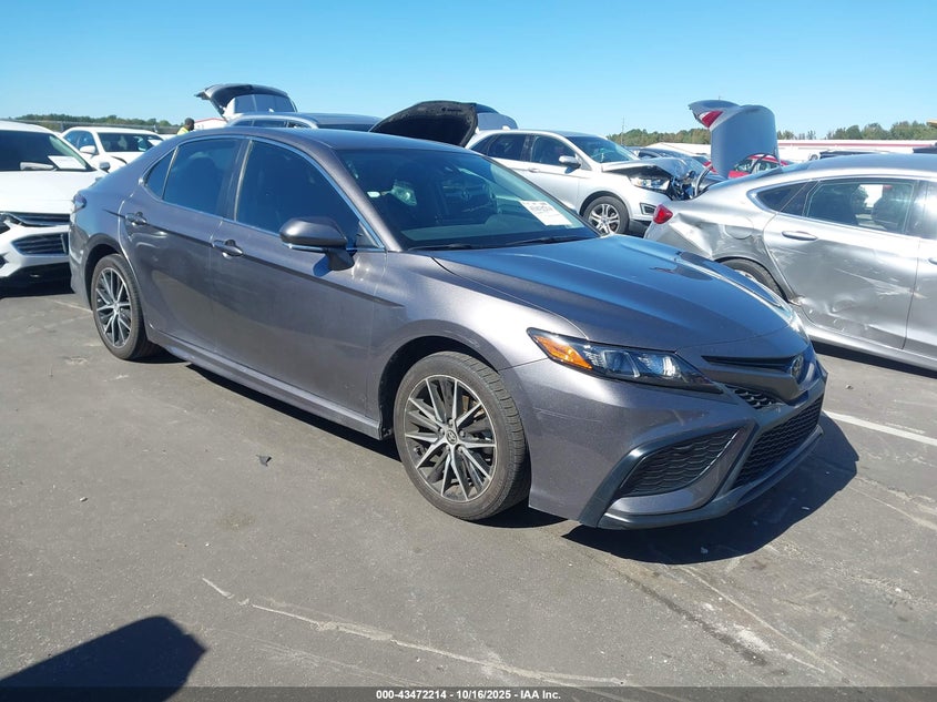 TOYOTA CAMRY SE