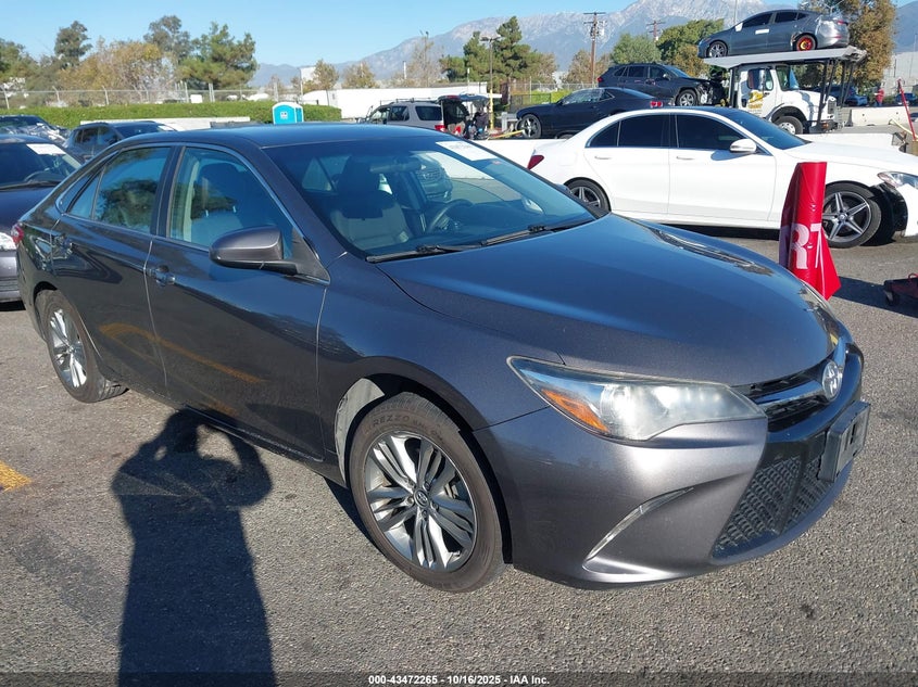 TOYOTA CAMRY SE