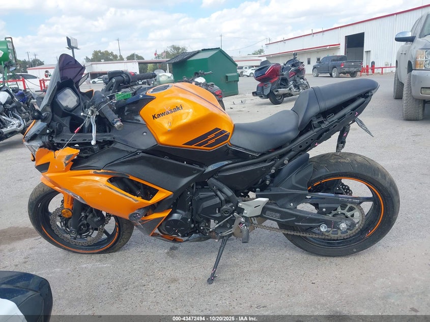 2025 KAWASAKI EX650 P ML5EXEP17SDAF8138