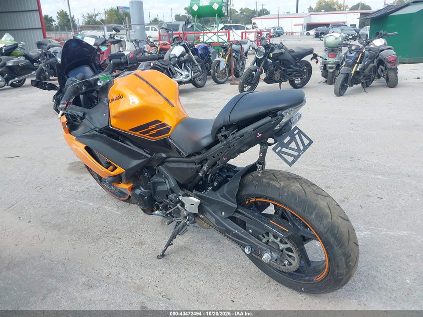 2025 KAWASAKI EX650 P ML5EXEP17SDAF8138