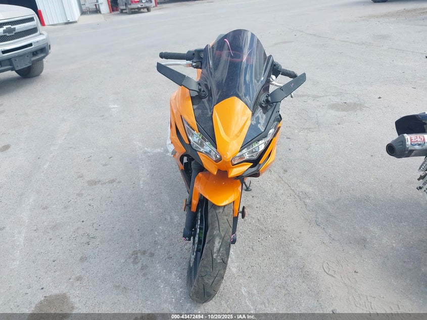 2025 KAWASAKI EX650 P ML5EXEP17SDAF8138