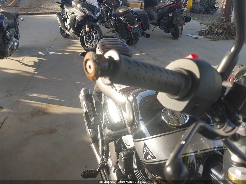 2024 TRIUMPH MOTORCYCLE SCRAMBLER 400 X SMTT147Y0RNA06088