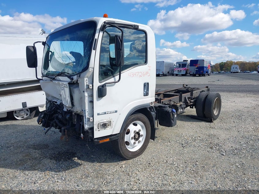 JALE5W166H7300303 2017 ISUZU  photo no. 2