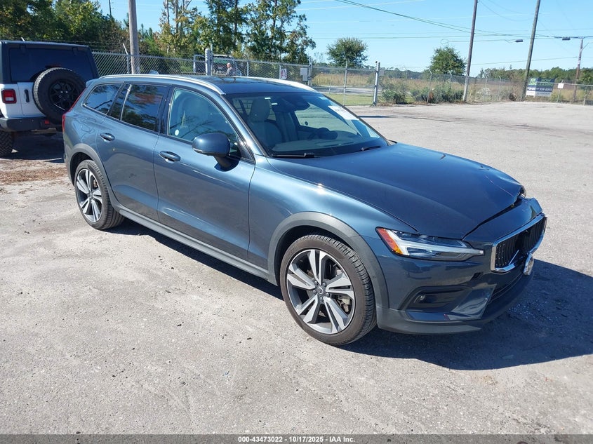 2025 VOLVO V60 CROSS COUNTRY B5 PLUS - YV4L12WK4S2146369