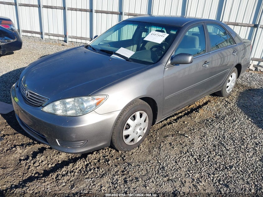 4T1BE32KX5U523368 2005 TOYOTA CAMRY photo no. 2