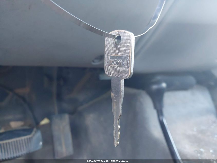 2000 Ford F-350 Lariat/Xl/Xlt VIN: 1FTSX31L1YEC83490 Lot: 43473264