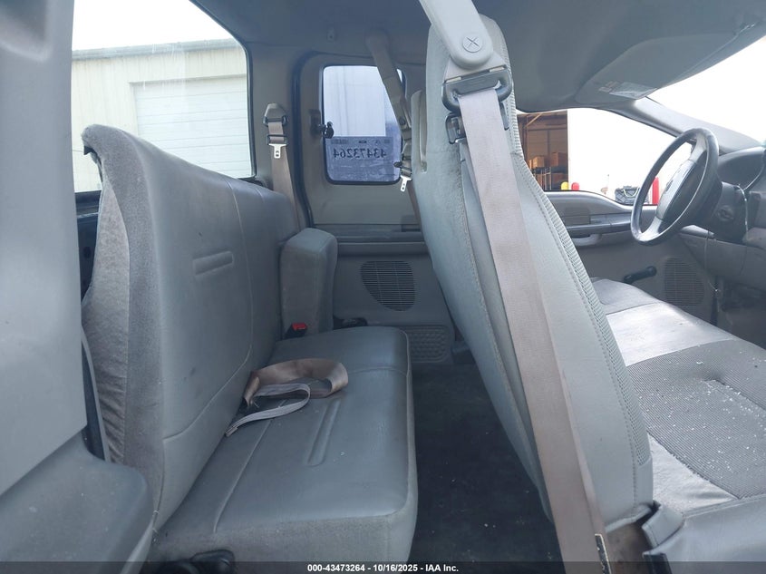 2000 Ford F-350 Lariat/Xl/Xlt VIN: 1FTSX31L1YEC83490 Lot: 43473264