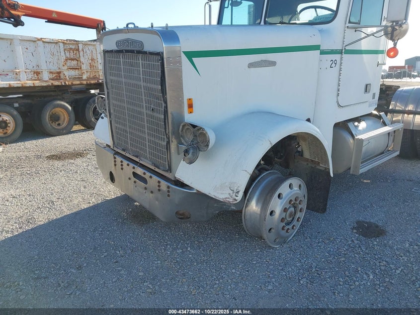 1FUPYBYB0DP222973 1983   photo no. 11