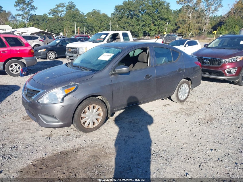 3N1CN7AP8JL888216 2018 NISSAN VERSA photo no. 2