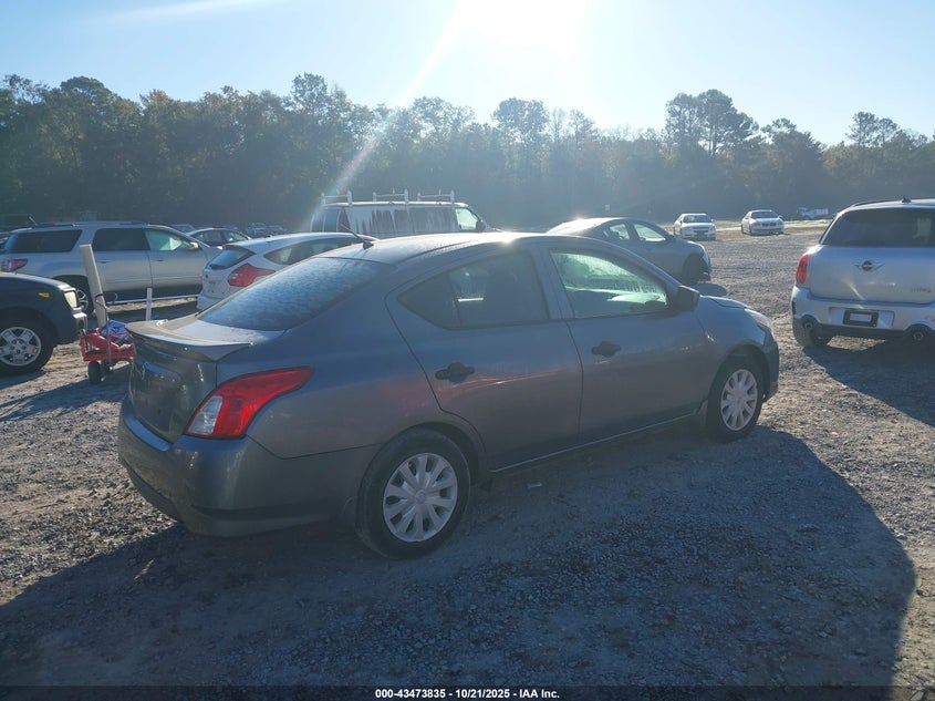 3N1CN7AP8JL888216 2018 NISSAN VERSA photo no. 4