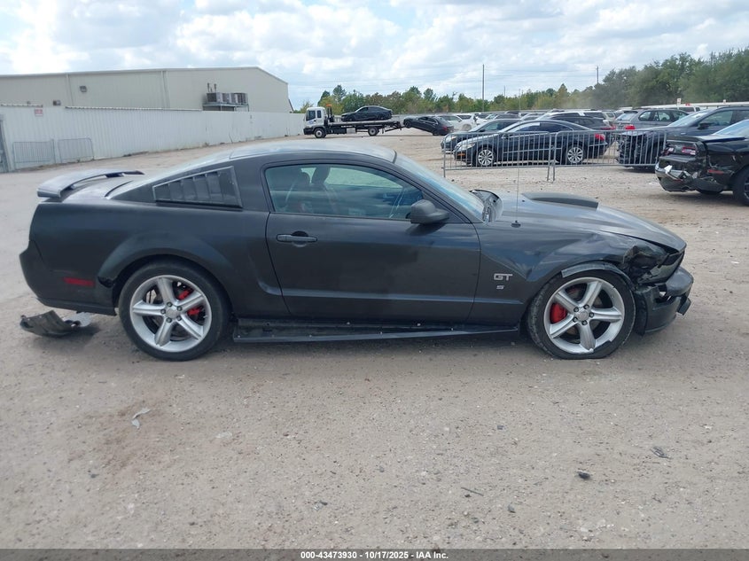 2007 Ford Mustang Gt Deluxe/Gt Premium VIN: 1ZVFT82H775208115 Lot: 43473930
