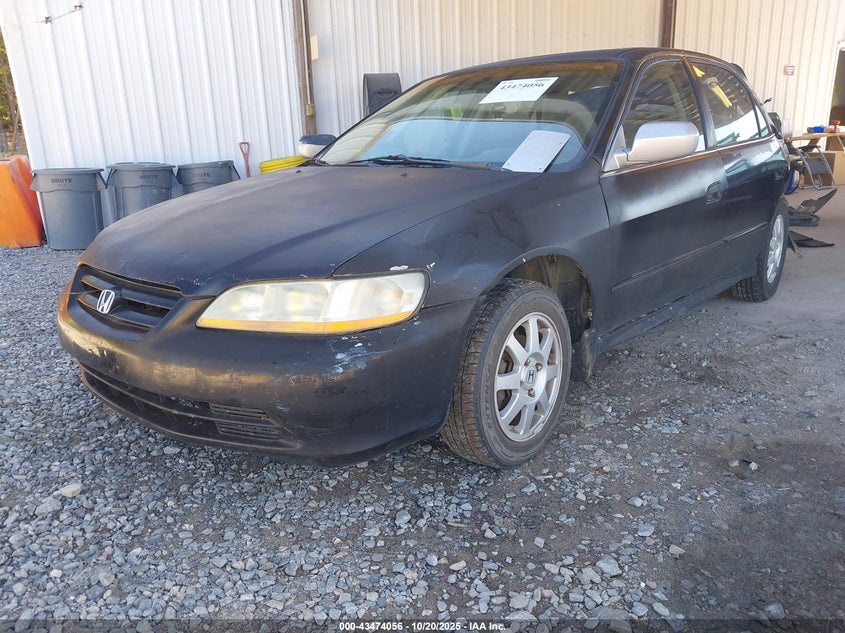 1HGCG56752A041233 2002 HONDA ACCORD photo no. 2