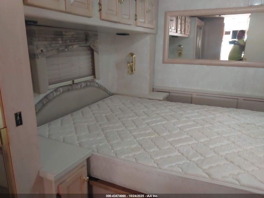 2001 Ford F550 Super Duty Stripped Chass VIN: 1FCNF53S010A13363 Lot: 43474068