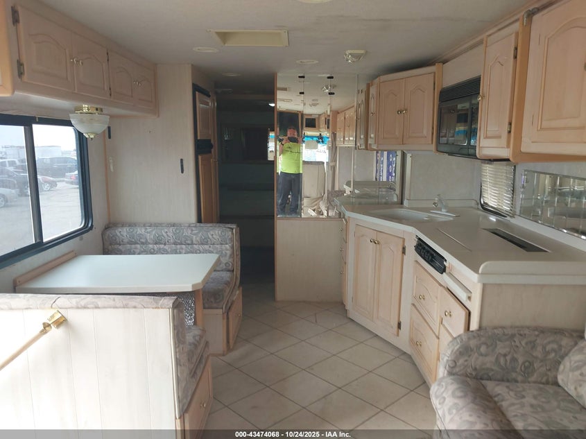 2001 Ford F550 Super Duty Stripped Chass VIN: 1FCNF53S010A13363 Lot: 43474068