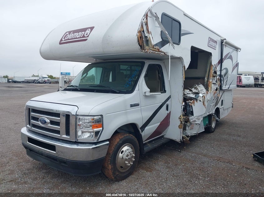 1FDWE3FN1NDC25460 2022 FORD ECONOLINE photo no. 2